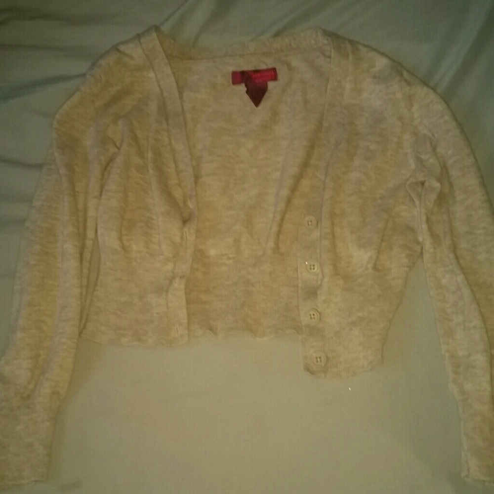 I'm selling this because I do not fit it anymore